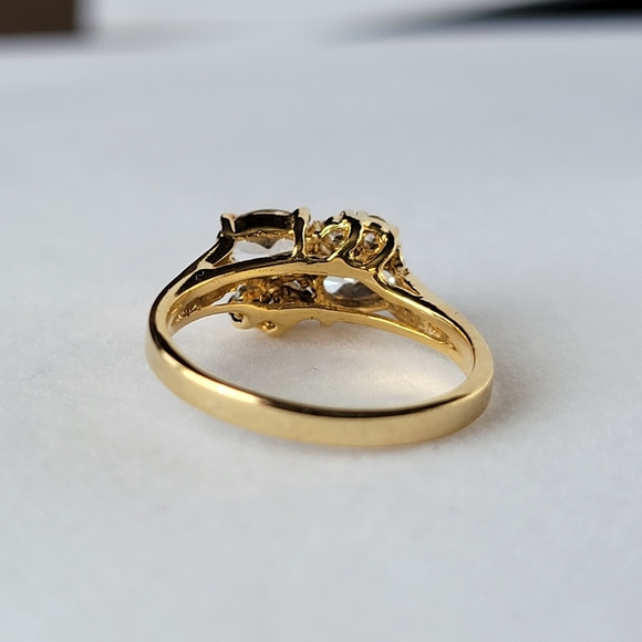 Vintage CZ Cluster Ring Yellow Gold Plated Simulated Diamond Engagement Ring 6 ¼ - Picture 8 of 14